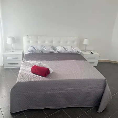 Nic Trastevere House
